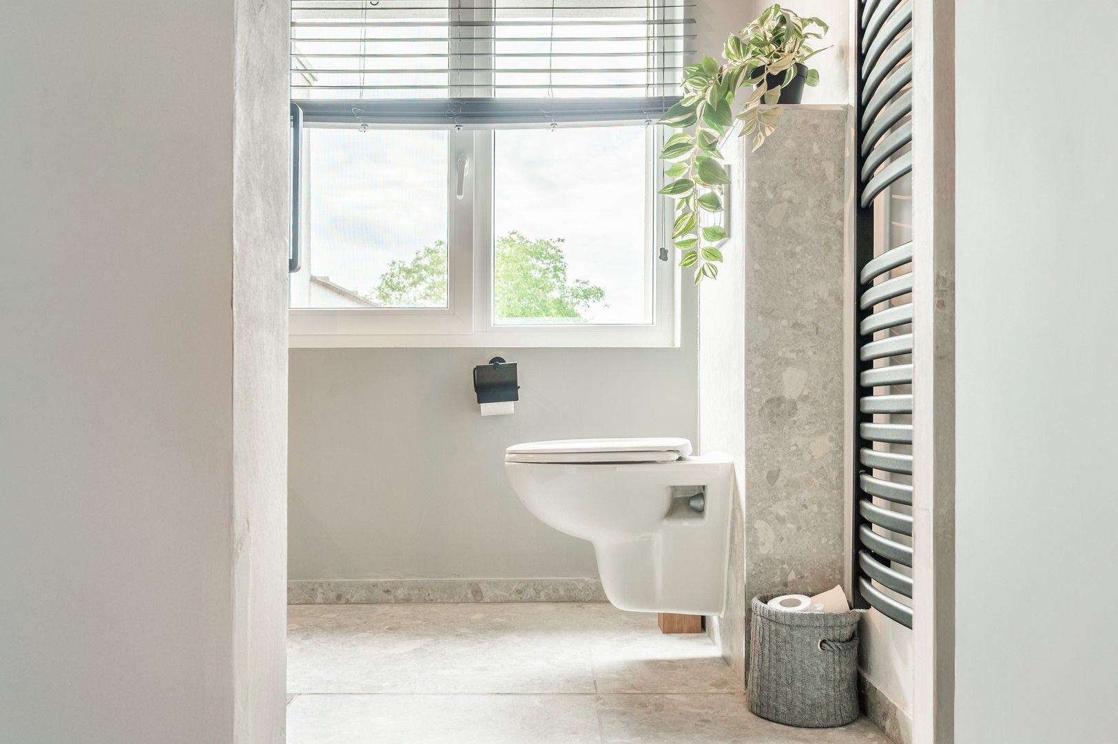 Instapklare woning met magazijn foto 13