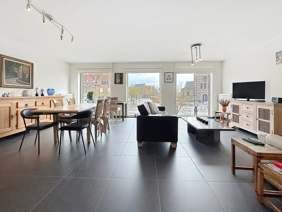Ruim appartement met garage in het centrum van Passendale foto {{pictureIndex}}