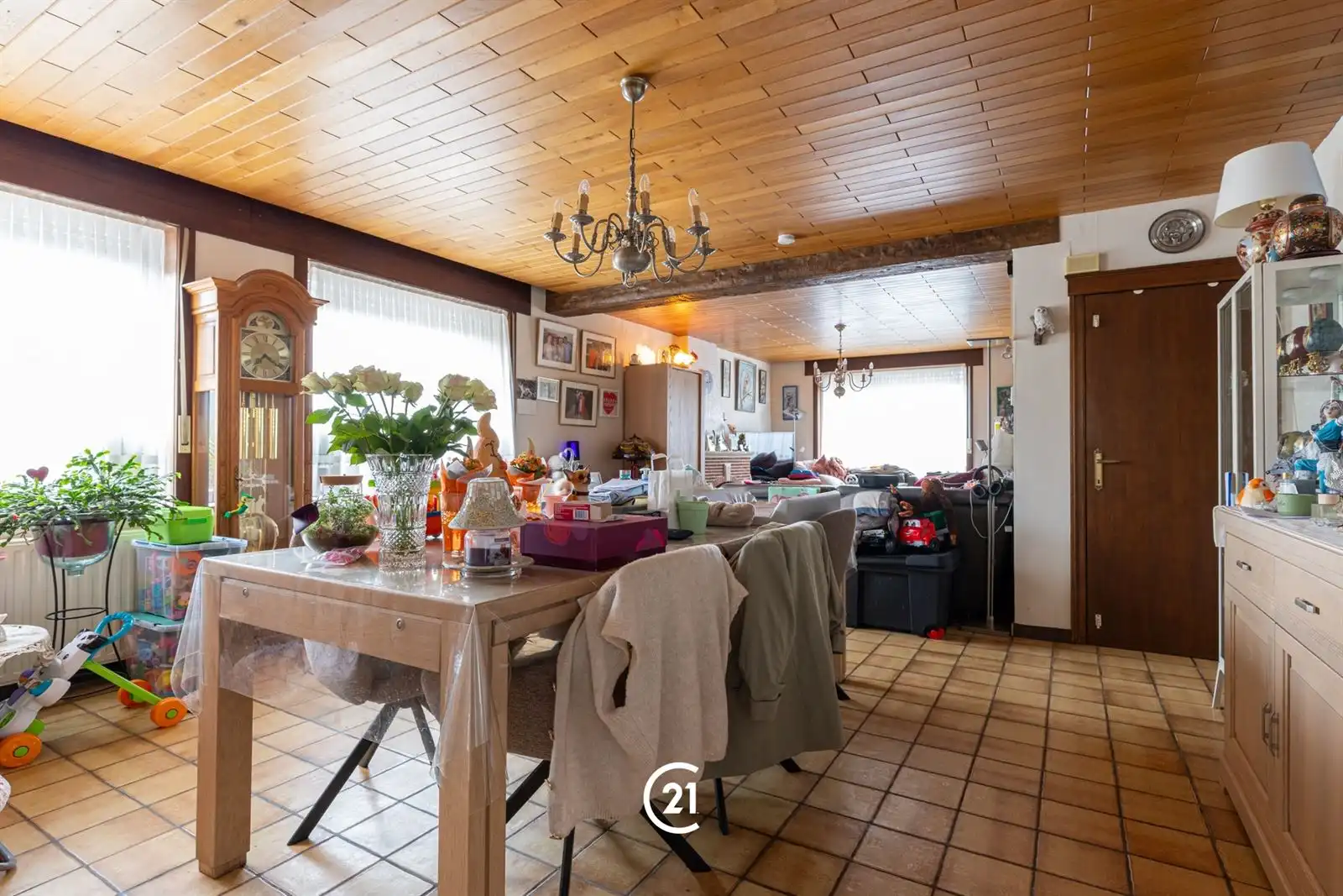 Driegevelwoning met garage en koertje op 1are63 foto 5