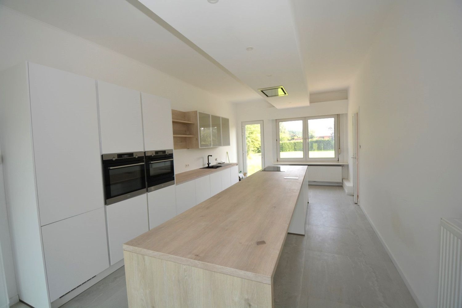RIANTE, GERENOVEERDE WONING OP 3.400 m²! foto 8