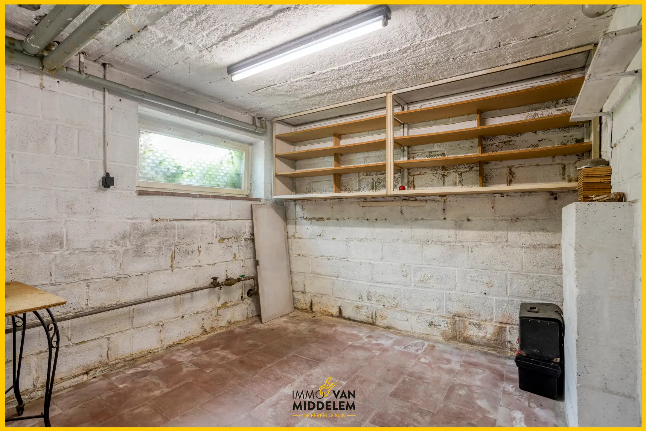 DEELS TE RENOVEREN WONING MET 4 SLPK, TERRAS, TUIN EN GARAGE foto 17