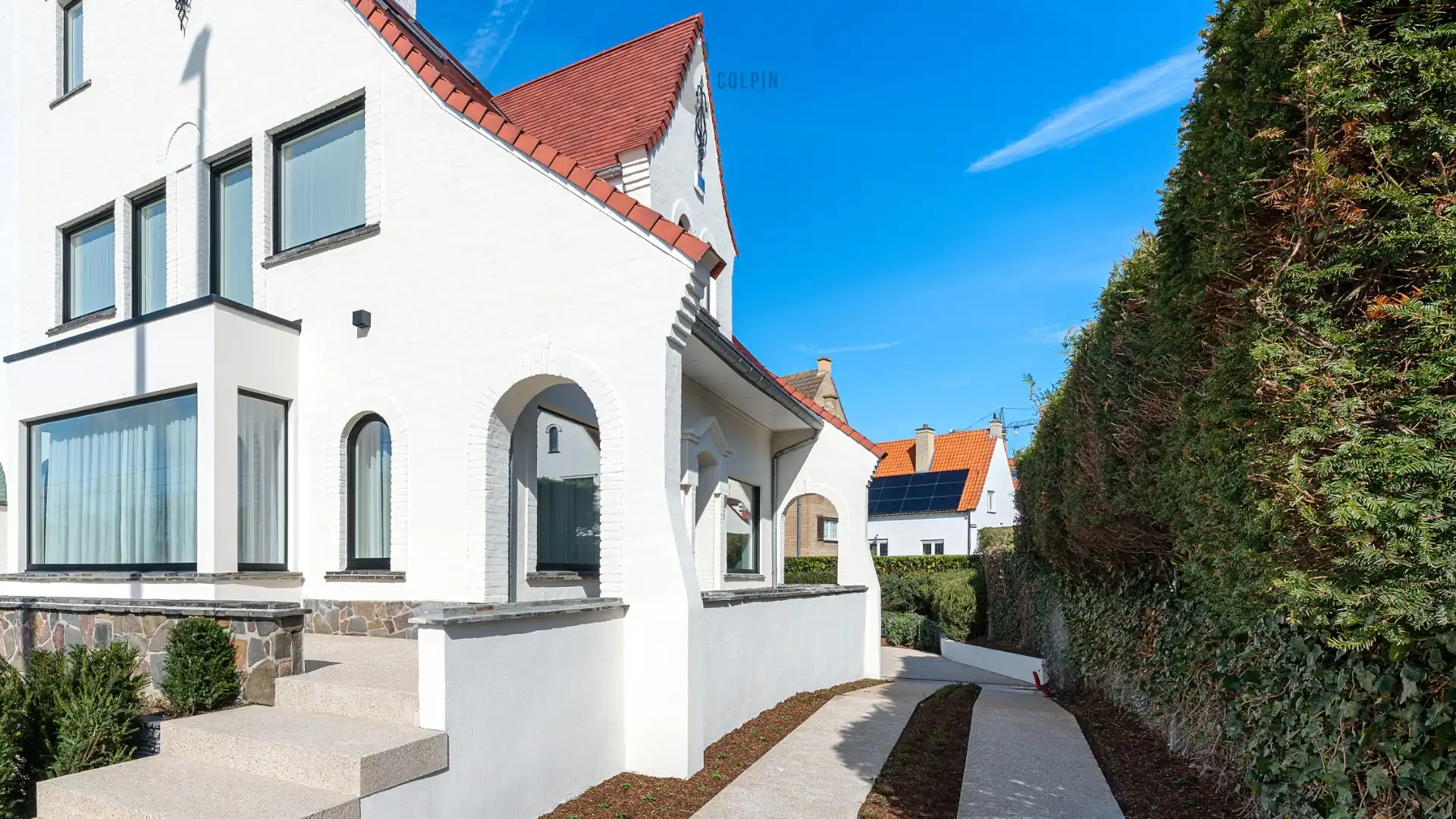 Exclusieve gerenoveerde koppelvilla op toplocatie in Duinbergen ! foto {{pictureIndex}}
