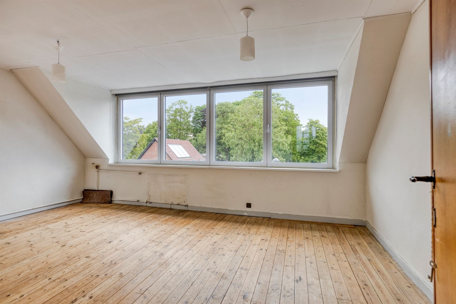 Charmante woning met tuin én ruime garage. 4 Slaapkamers. foto 17