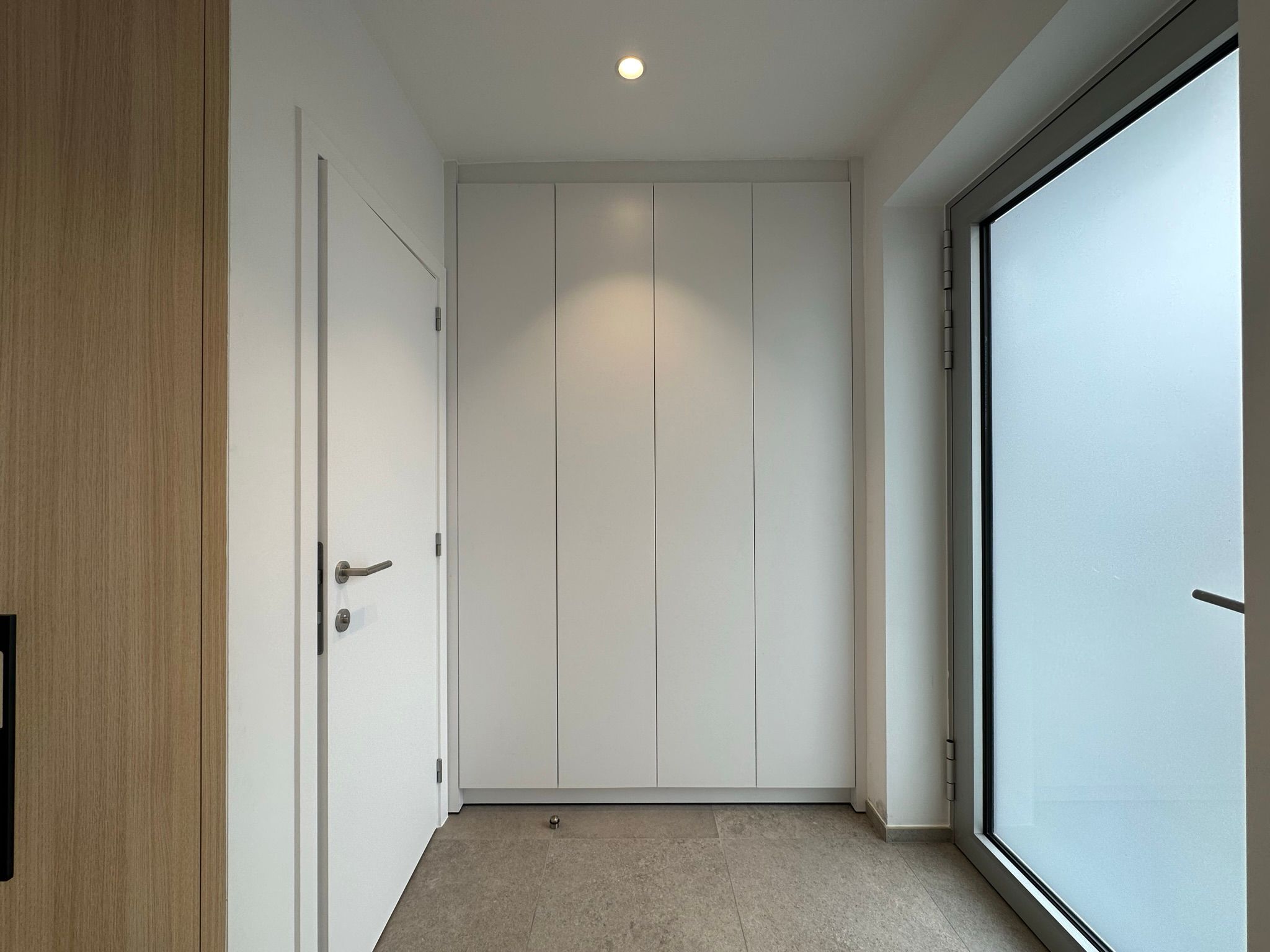 Recente nieuwbouwwoning met 4 slaapkamers foto 2