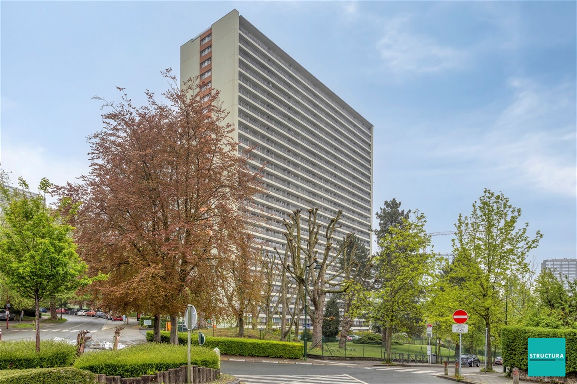 


Zeer aangename éénkamerappartement te koop in Jette.


 foto 13