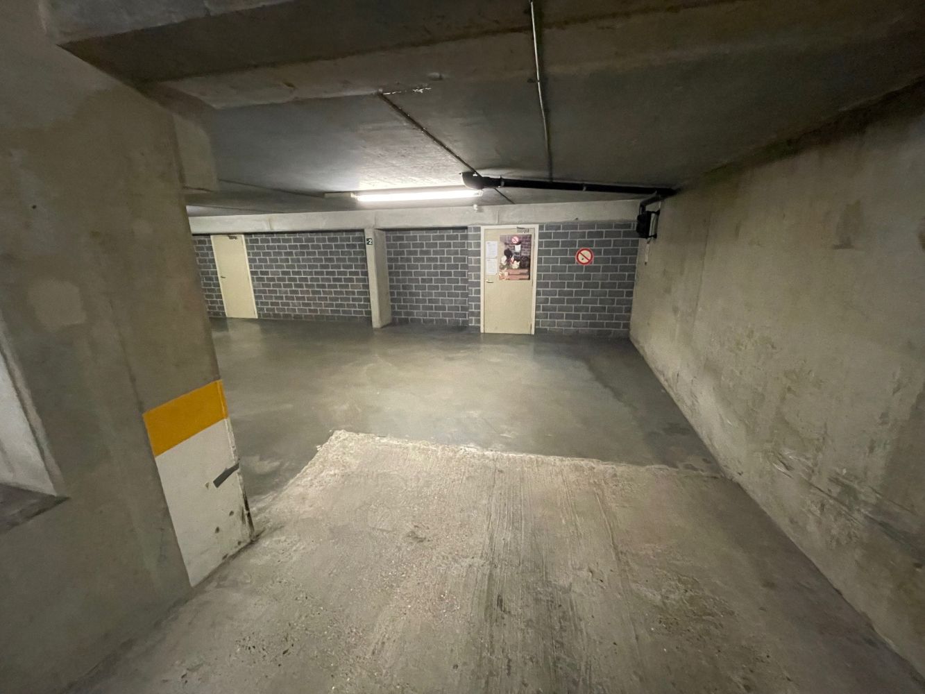 Staanplaats gelegen in een garagecomplex in een gebouw dichtbij het Stationsplein van Blankenberge. foto 5