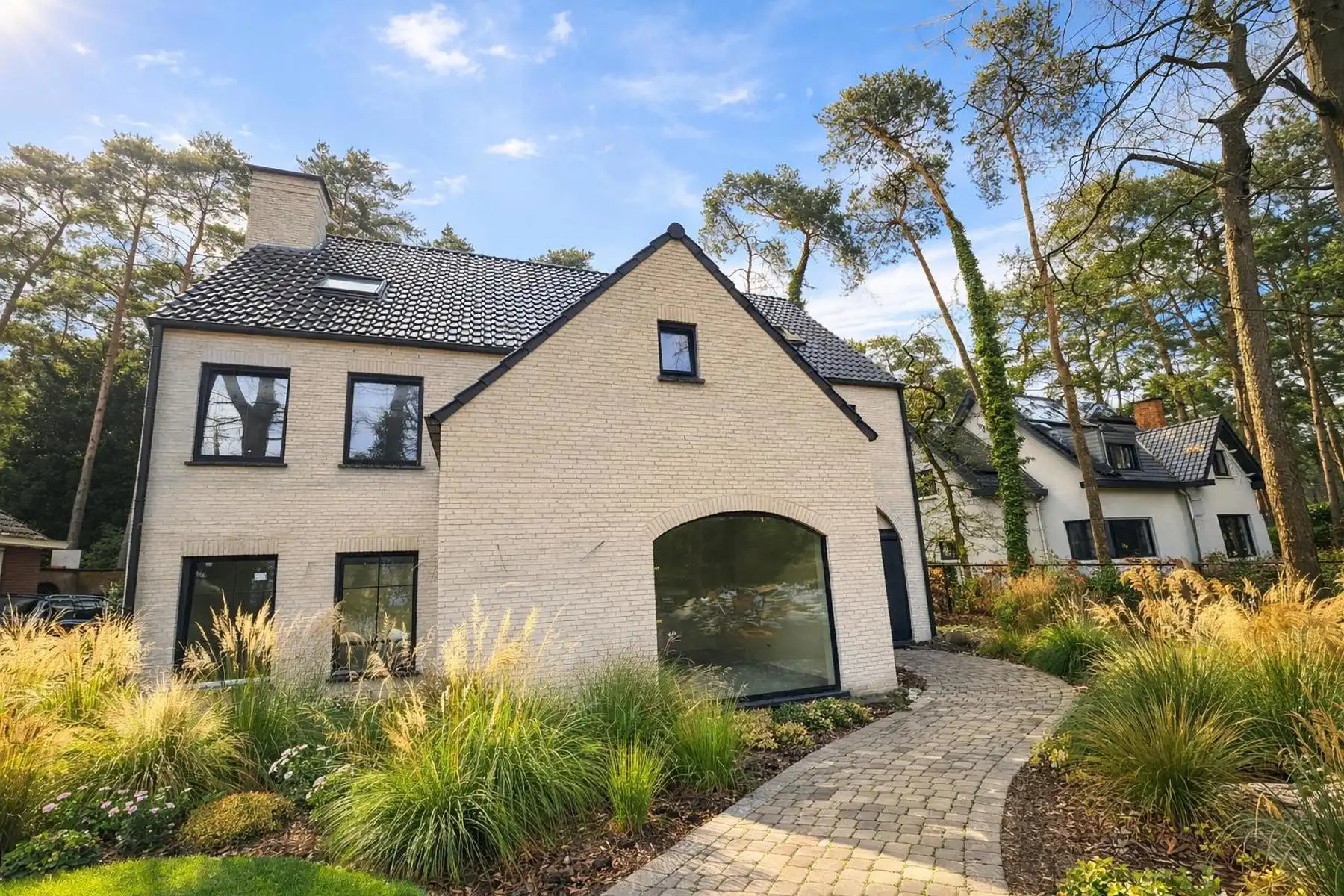 high-end villa – waar luxe en licht centraal staan. foto {{pictureIndex}}