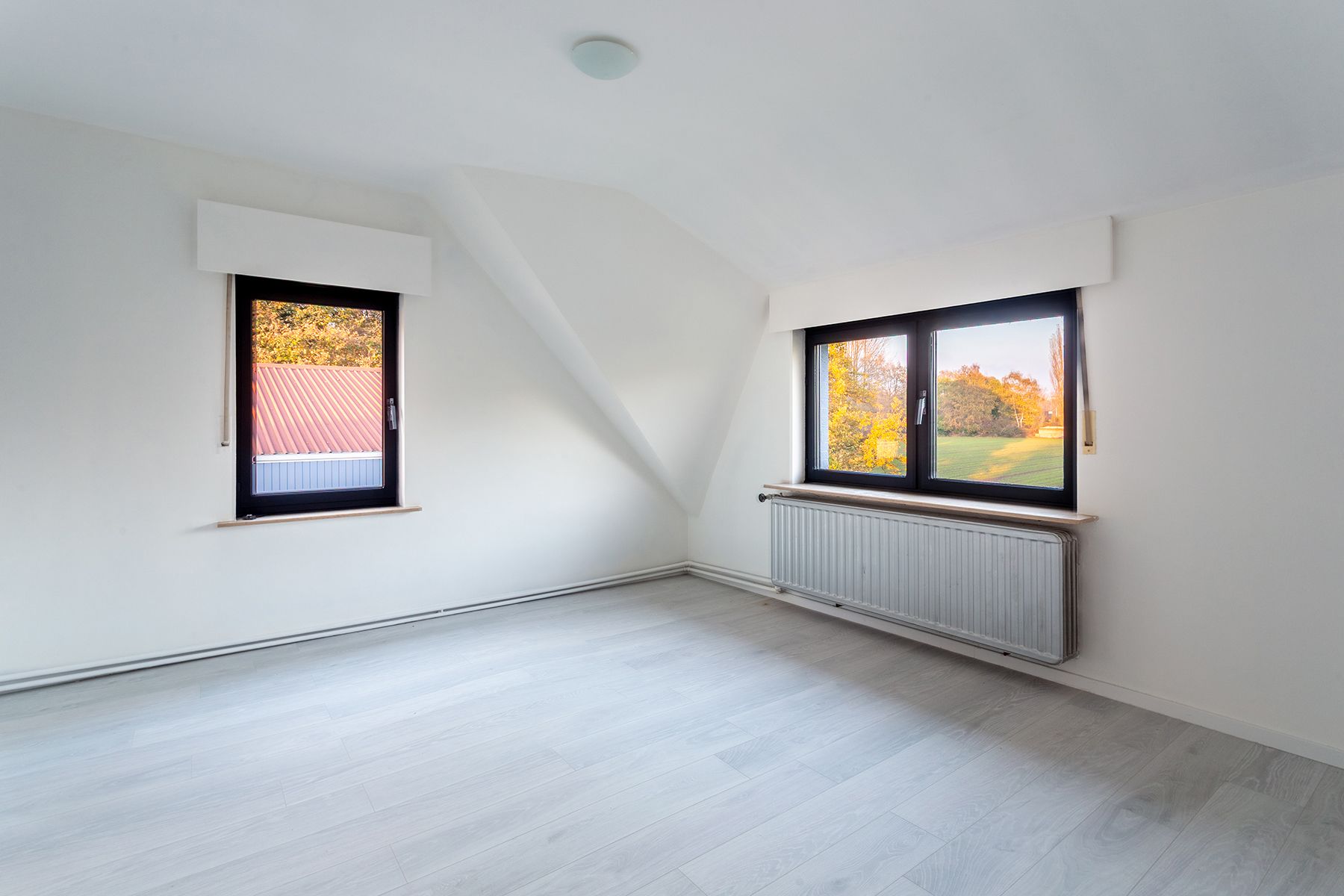 Edegem - Villa met 4 slpkamers + garage + ruim magazijn 500² foto 17