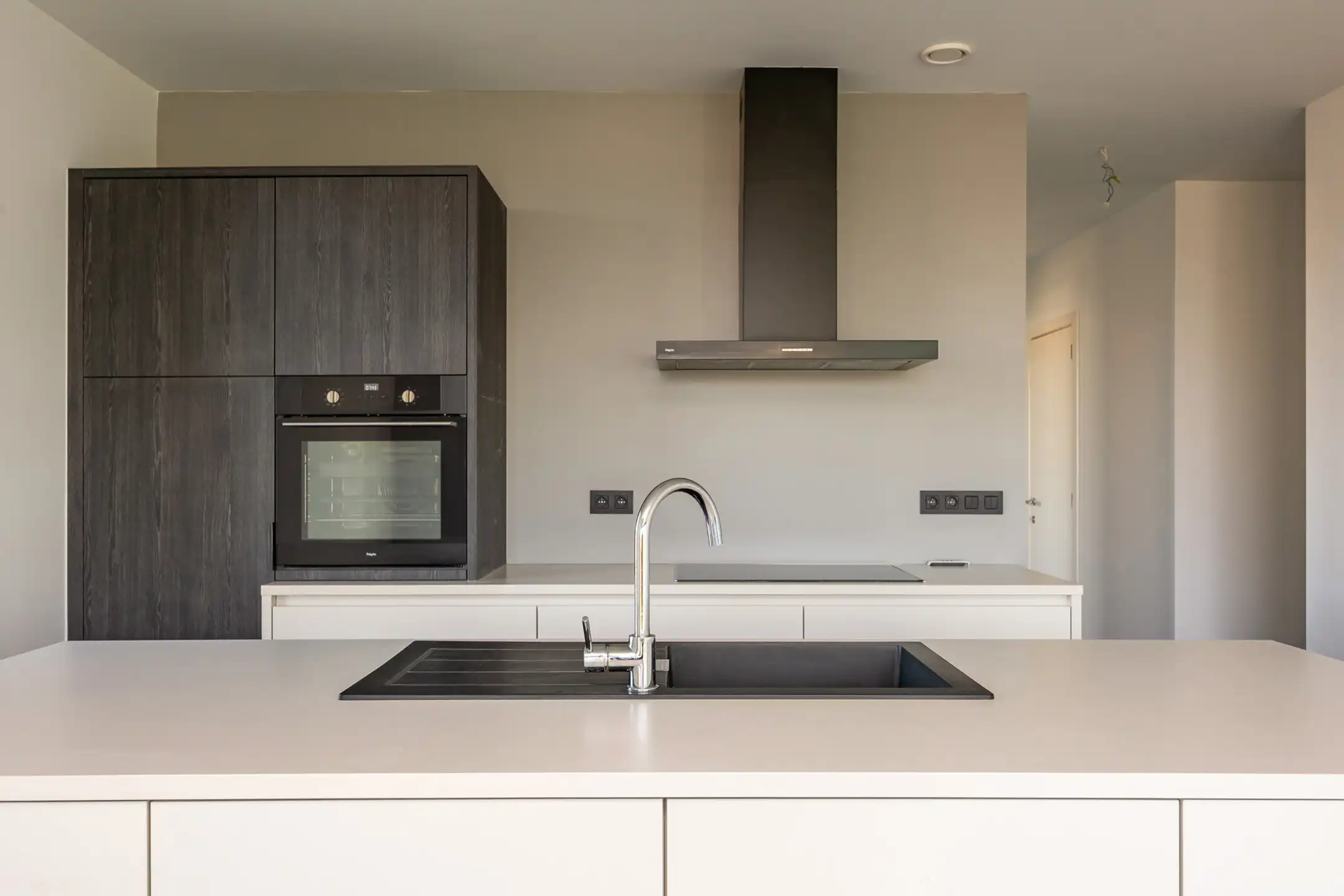 Centraal gelegen appartement met 3 slaapkamers te Oud-Turnhout foto {{pictureIndex}}