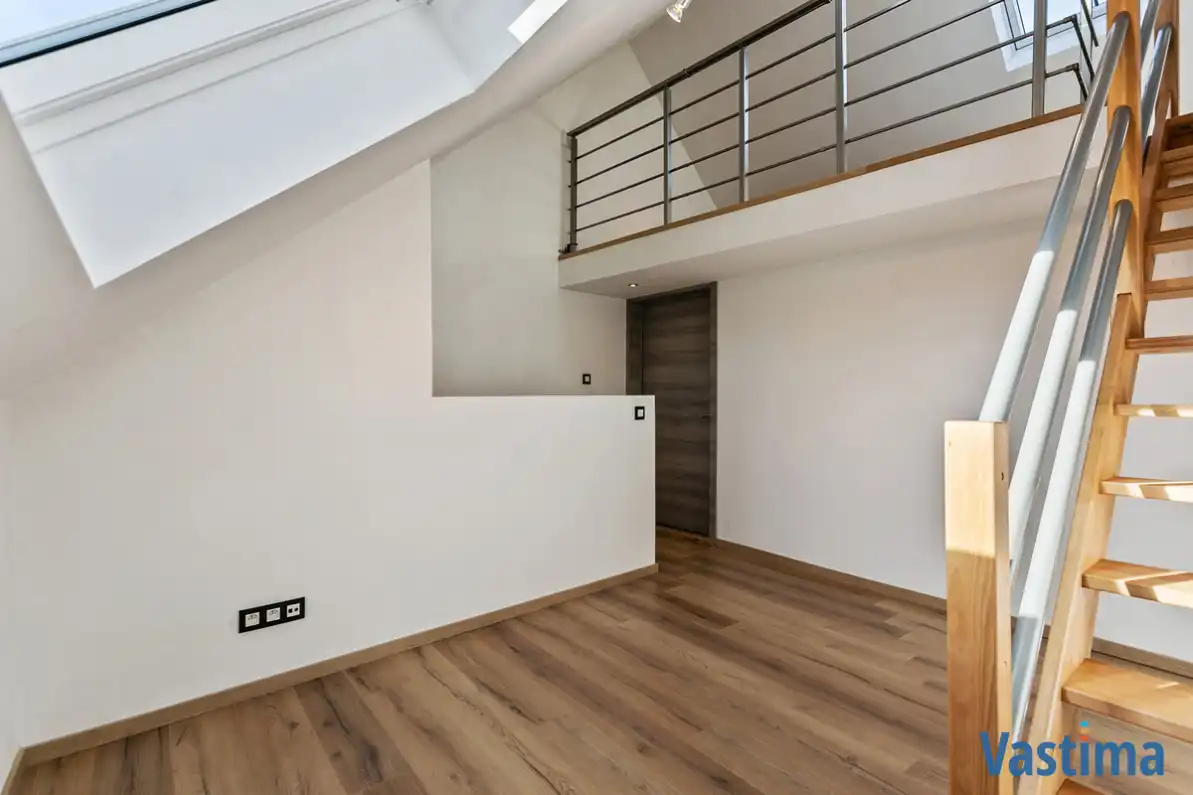 Gerenoveerde woning met 1 slaapkamer, 2 hobbyruimtes en ruim terras foto 9