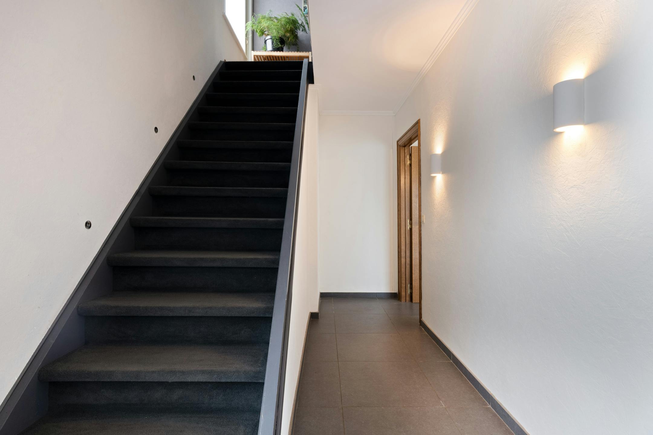 Ruime gezinswoning met tal van opties in Oostwinkel foto 5