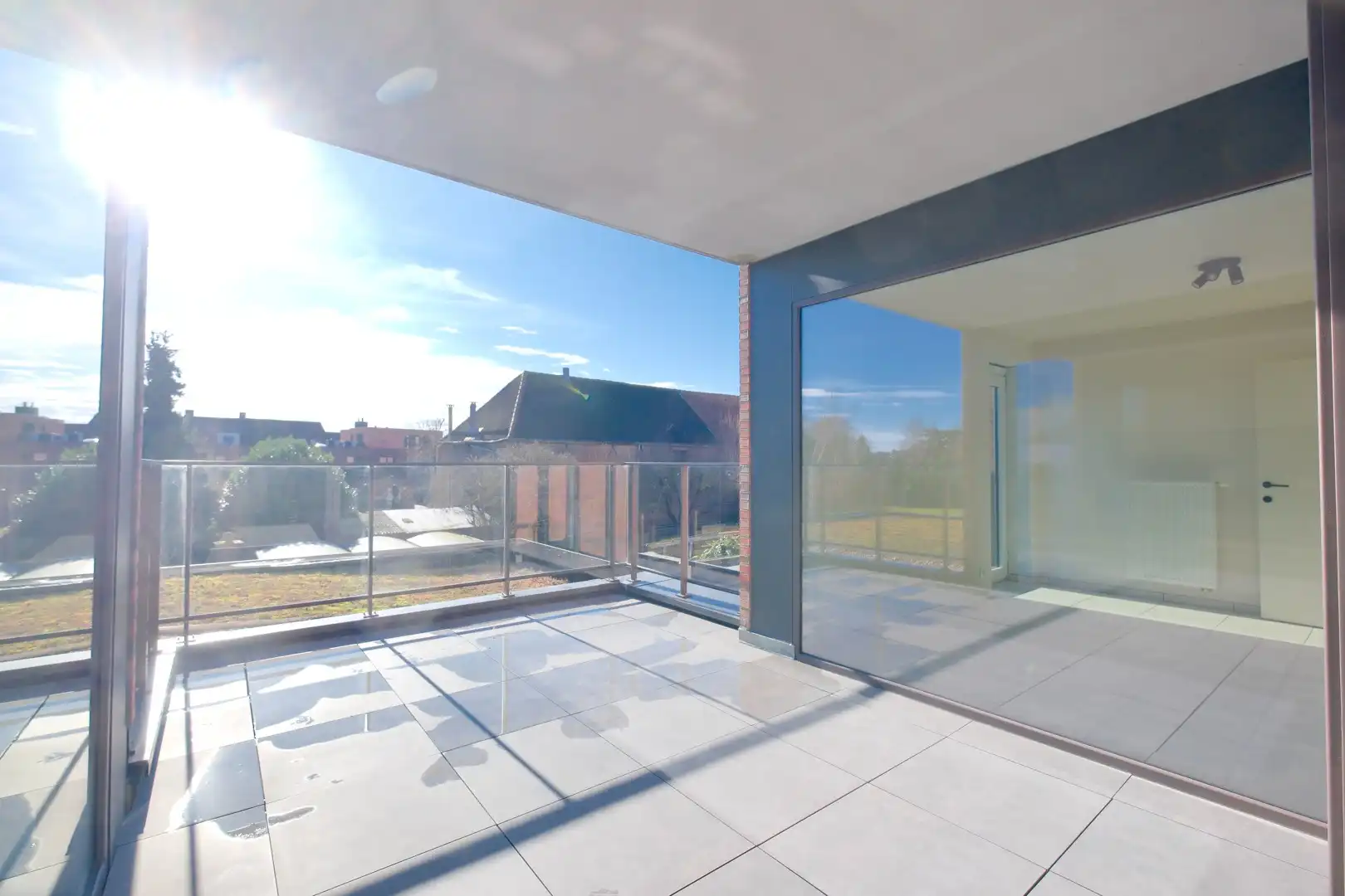 Recent app. met 2 slpks, prachtig terras en staanplaats! foto 8