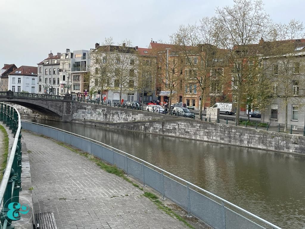 Bemeubelde studio in het centrum van Gent te huur foto 11