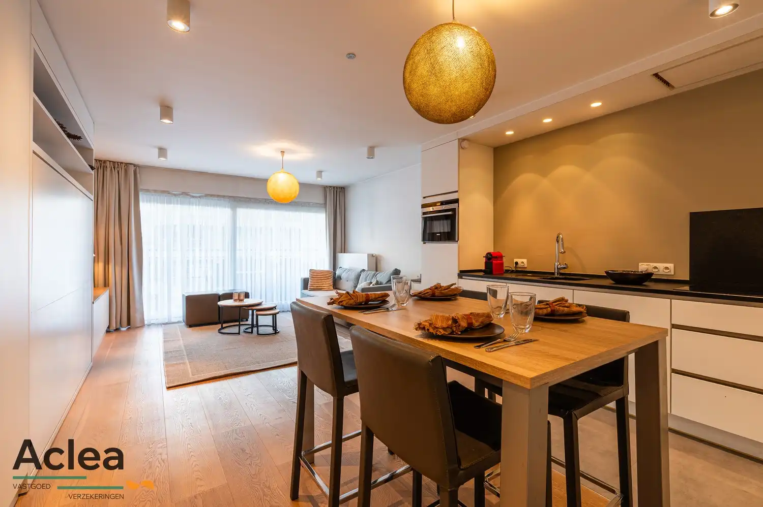 Smaakvol ingerichte studio in de Lippenslaan! foto 2