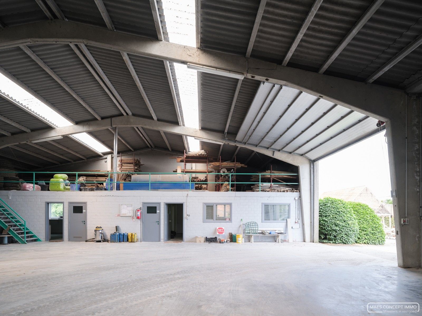 Te koop handelsfonds en machinepark in Lendelede foto {{pictureIndex}}