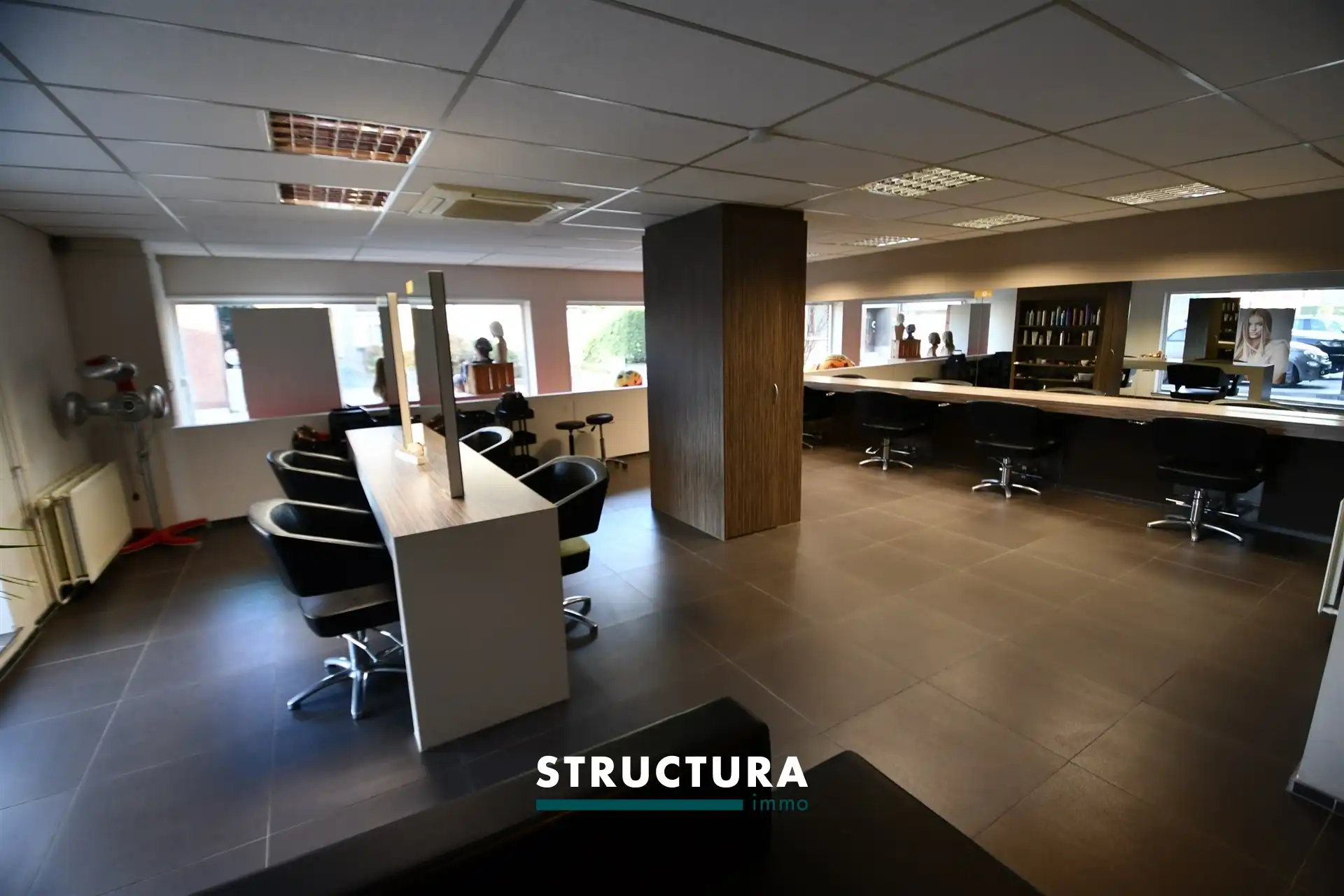 Ruime winkelruimte +/- 250 m² foto 4