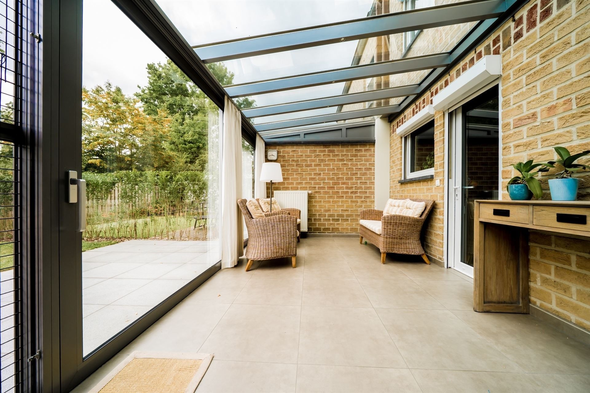 Rustig gelegen gezinswoning met 3 slpks en tuin. foto 2