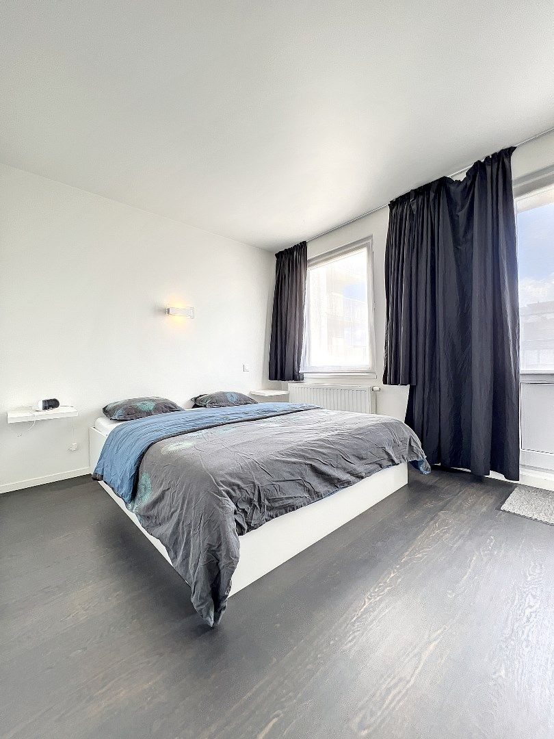 Prachtig vernieuwd 3-slaapkamer appartement met frontaal zicht op zee foto 17