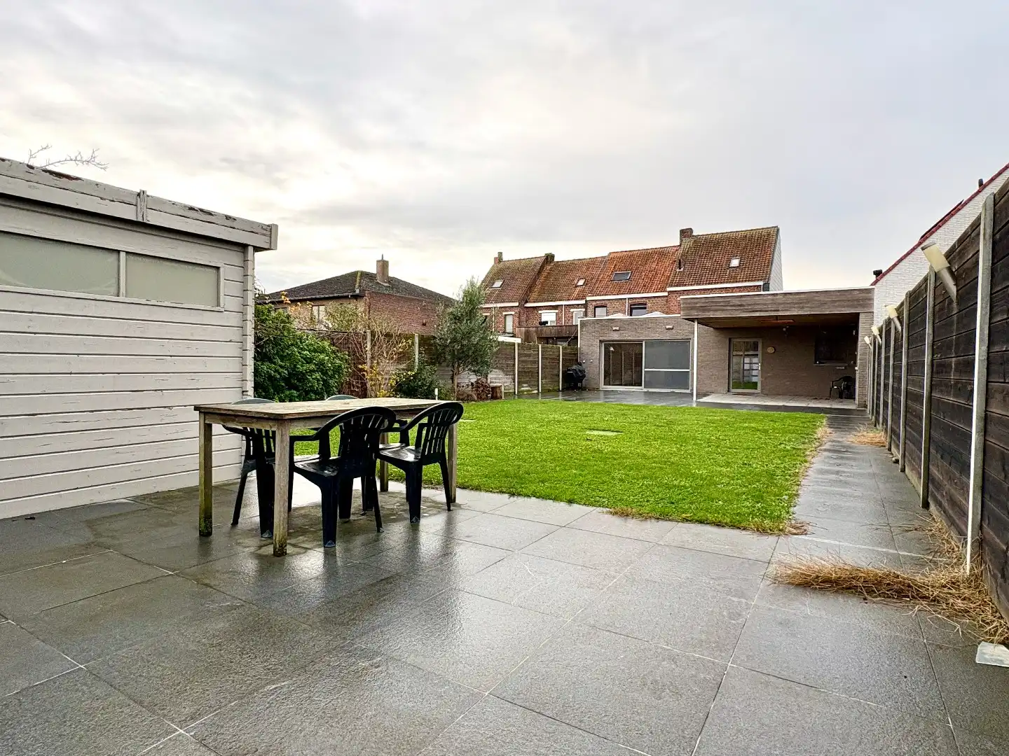 Totaal gerenoveerde woning met 305 m² bew. Opp., 4slks + gelijkvloerse kamer. foto 15