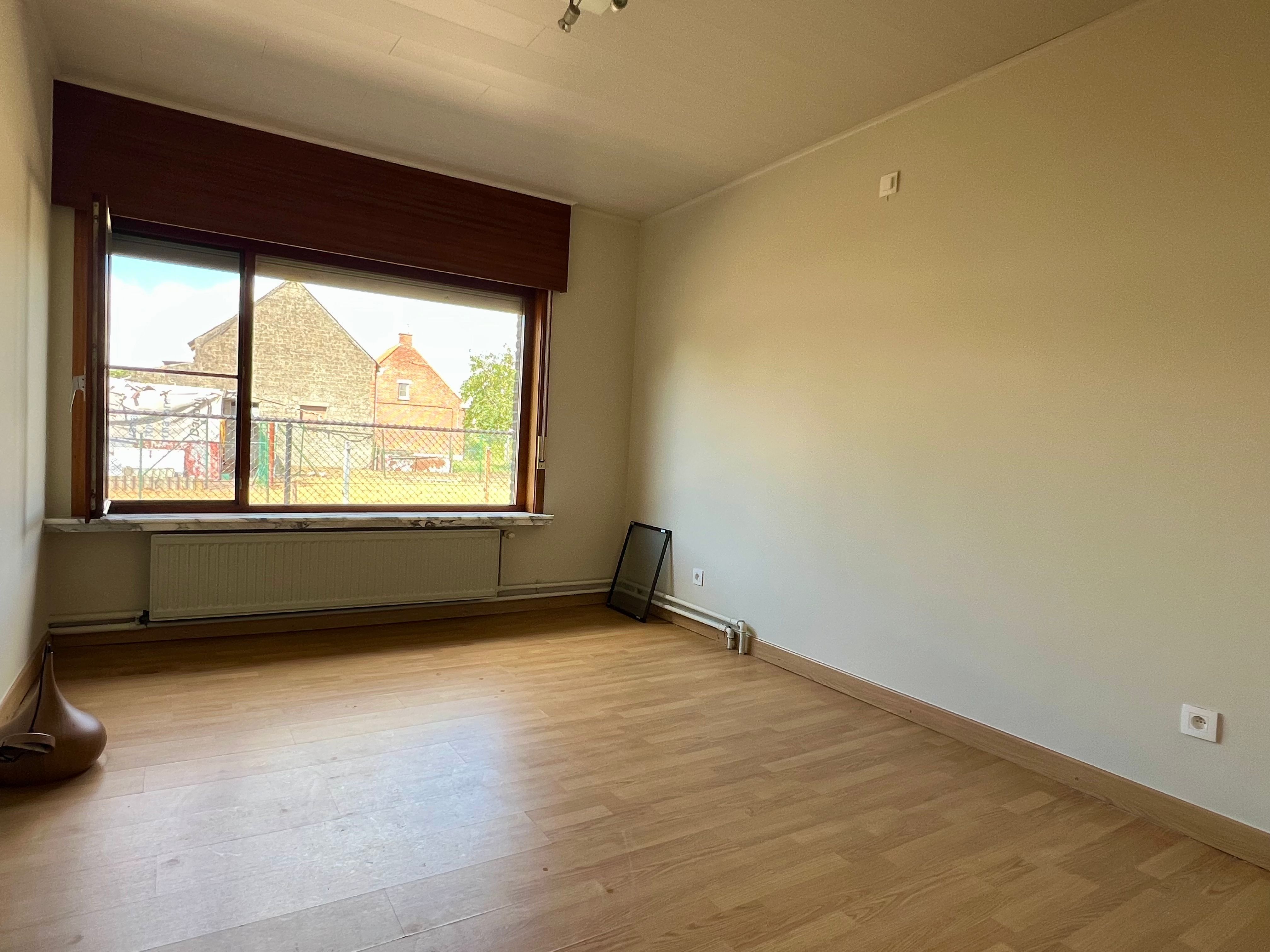 Open bebouwing met 3 slaapkamers en garage foto 9