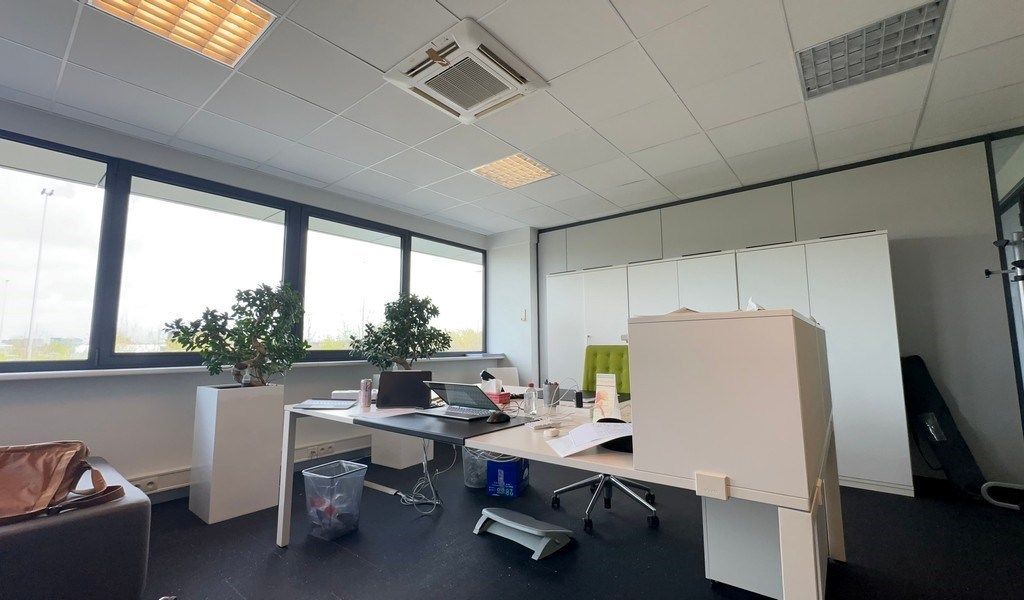 Burelen te huur vlakbij The Loop in Dionysius KMO center in Sint-Denijs-Westrem foto 3