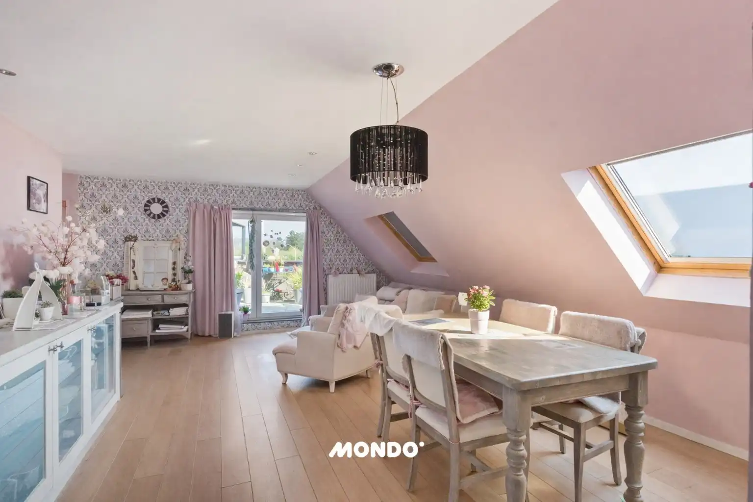 Instapklaar 3-slaapkamerappartement nabij centrum Duffel! foto 2