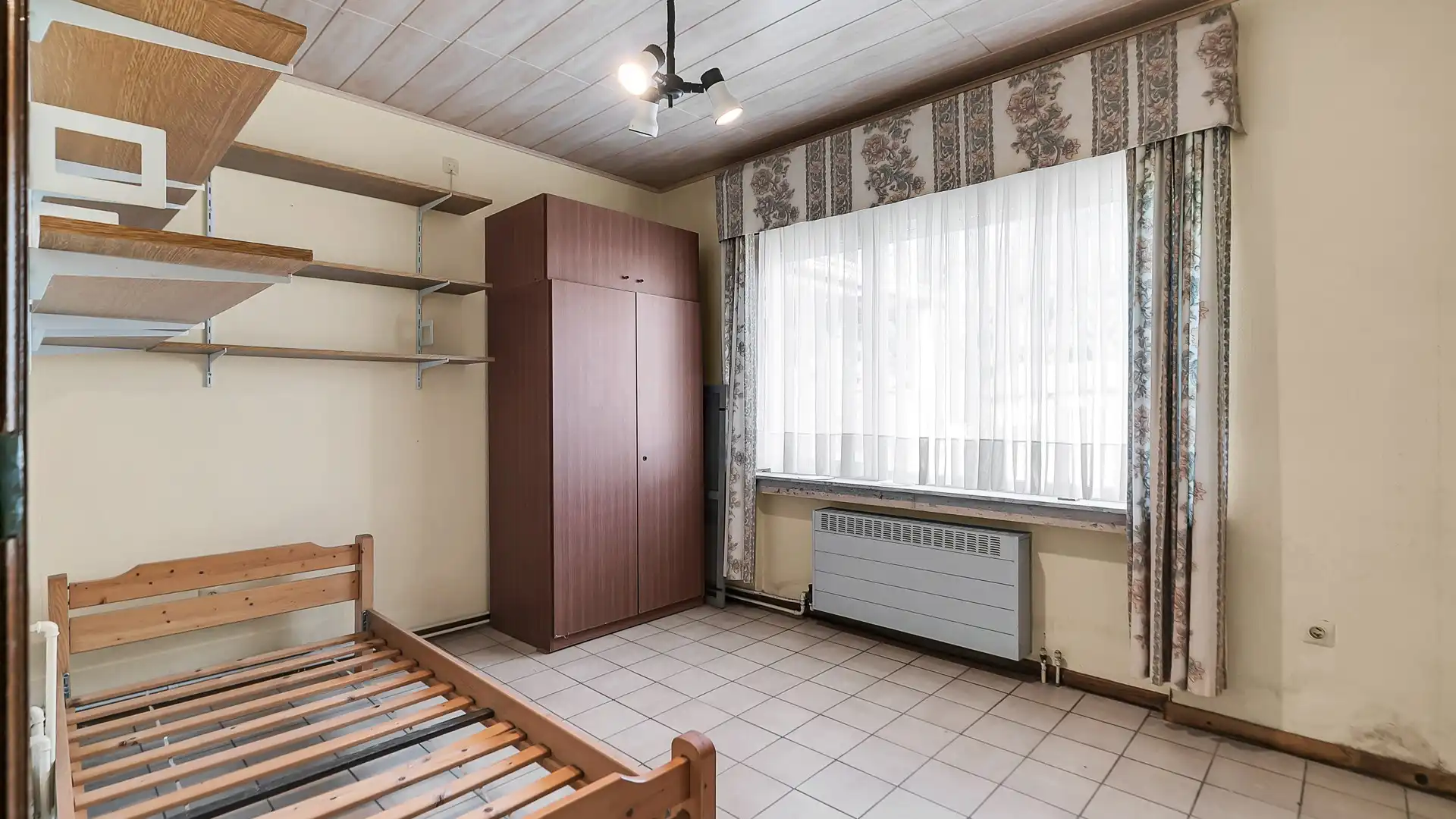 Rustig gelegen te renoveren bungalow met 4 slaapkamers vlakbij Hasselt Centrum foto 16