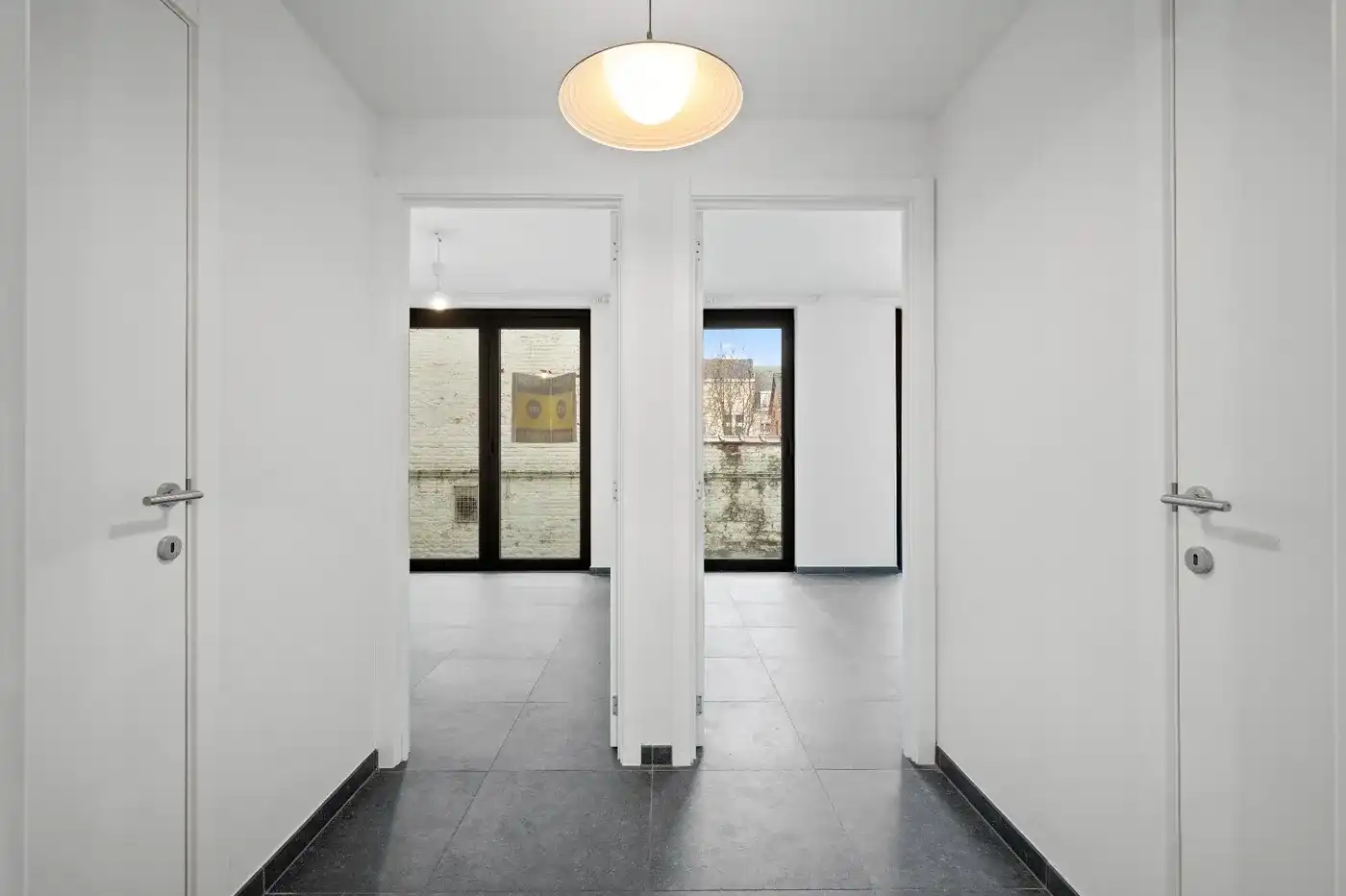 Modern appartement uit 2016 met 2 slaapkamers in centrum foto 10