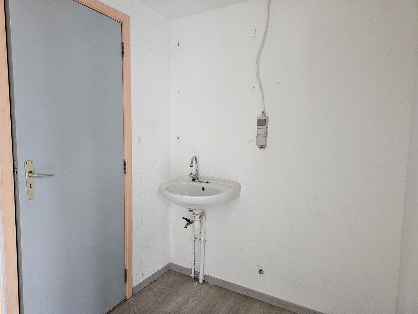 Commerciële ruimte te huur in het centrum van Maasmechelen. foto 5