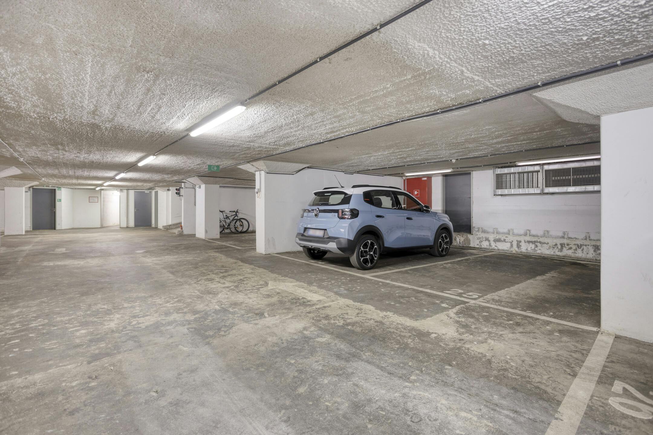 Lichtrijk appartement 'loftstijl' in hartje Brussel foto 16