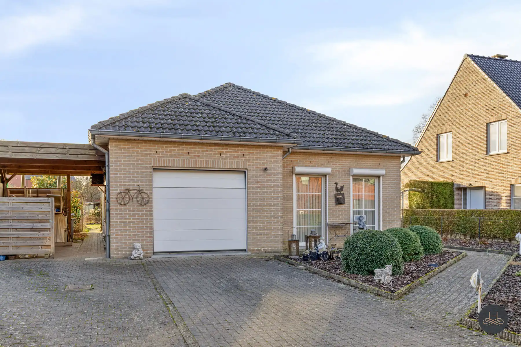 Ruime, open woning op prachtig perceel in rustige straat foto 2