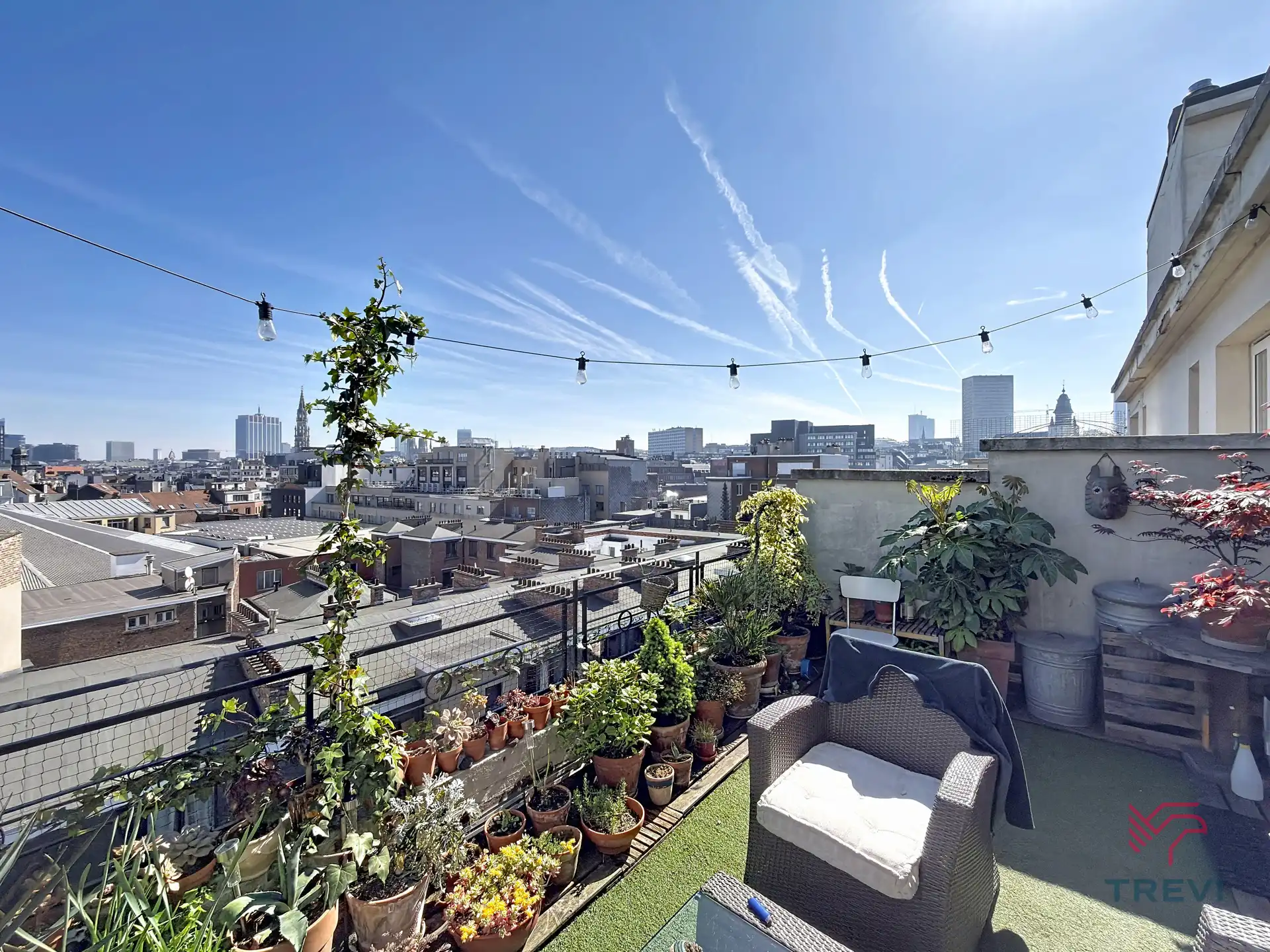 Appartement met 1 slaapkamer + bureau en prachtig terras op de bovenste verdieping ! foto {{pictureIndex}}