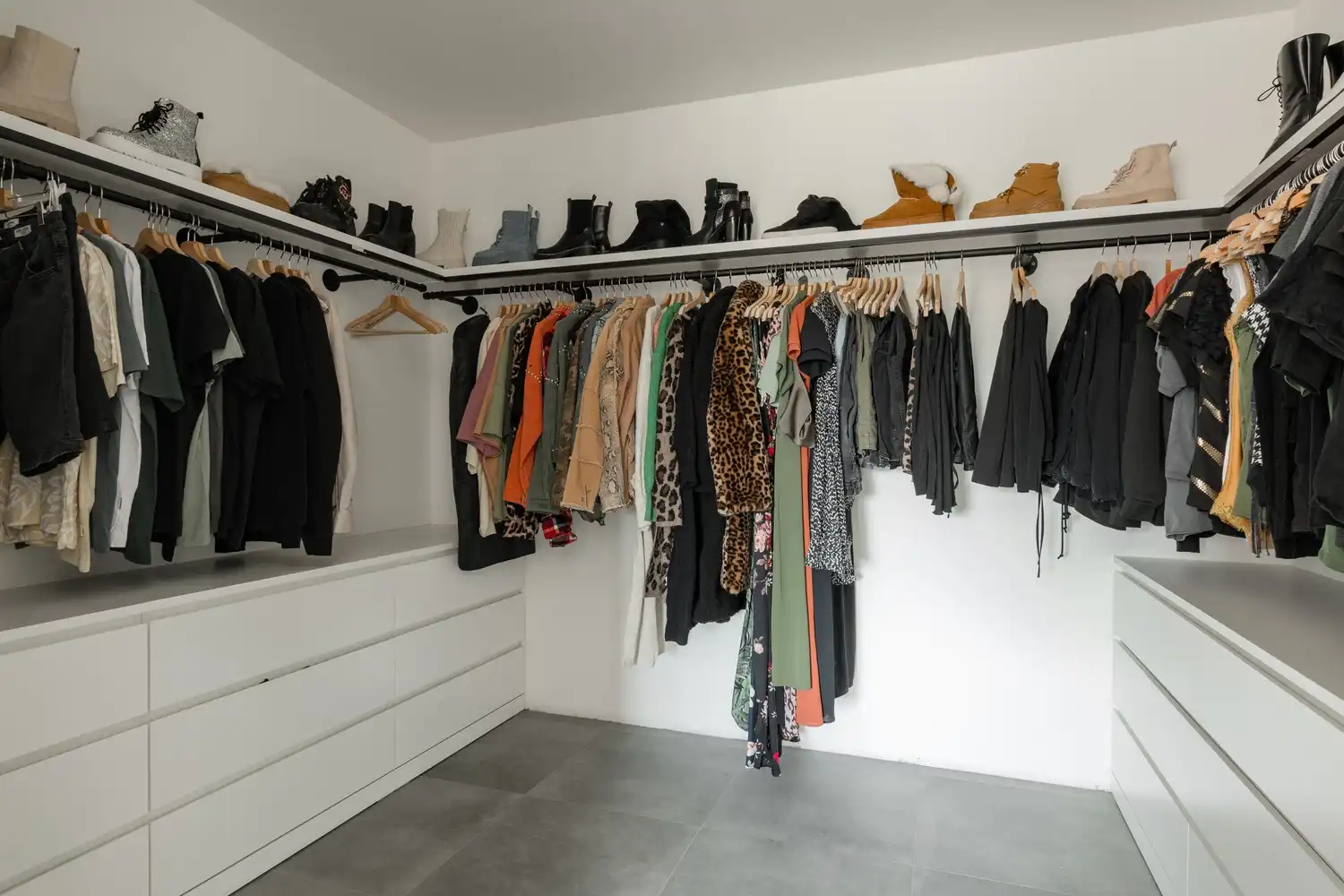 Moderne architecturale woning (2022) met 3 slaapkamers, bureau, kelder en ruime tuin te Pelt foto 25