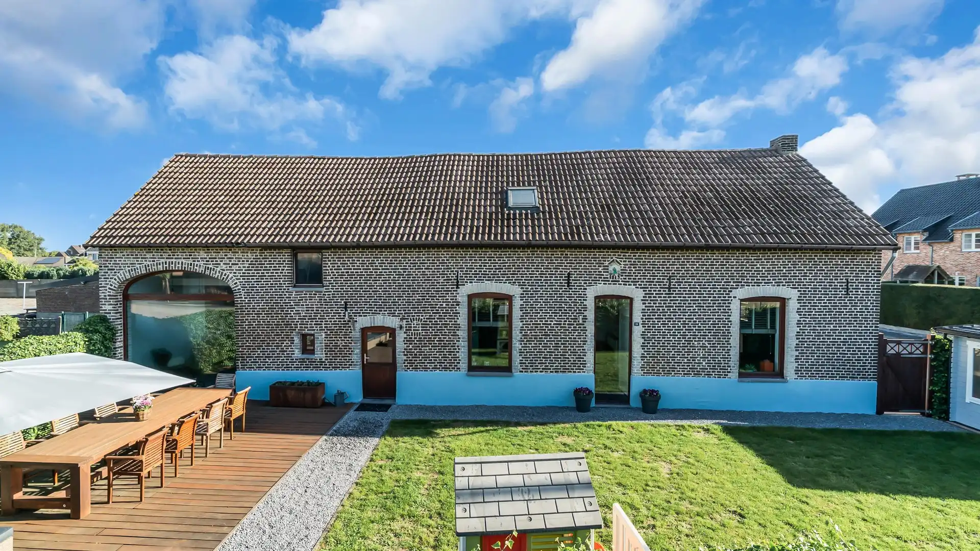 Charmante en karaktervolle woning met prachtige buitenruimte in Uikhoven foto 2