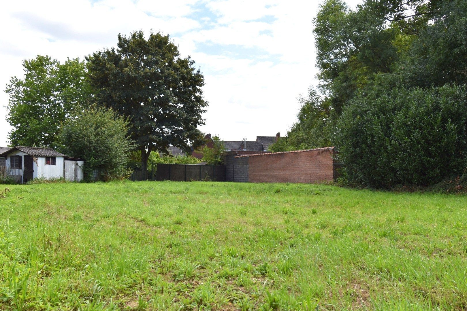 Ruim perceel grond van 2.325m² in groene omgeving  foto 3