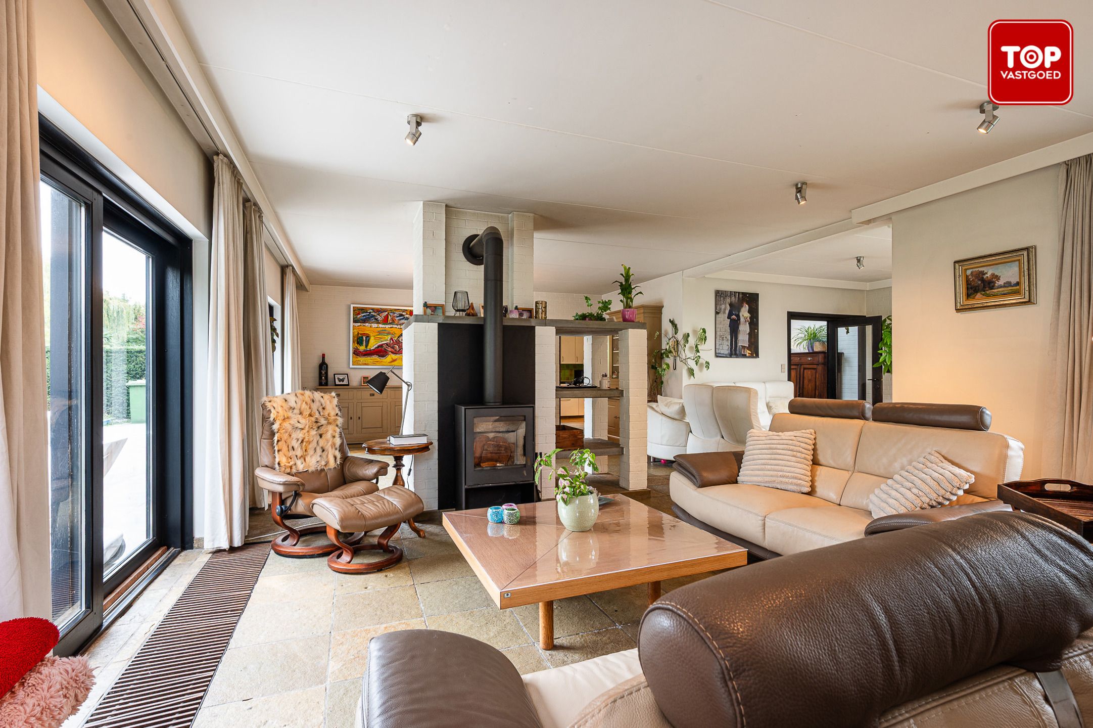 Ruime en lichtrijke villa met praktijkruimte en grote tuin nabij Gent foto 5