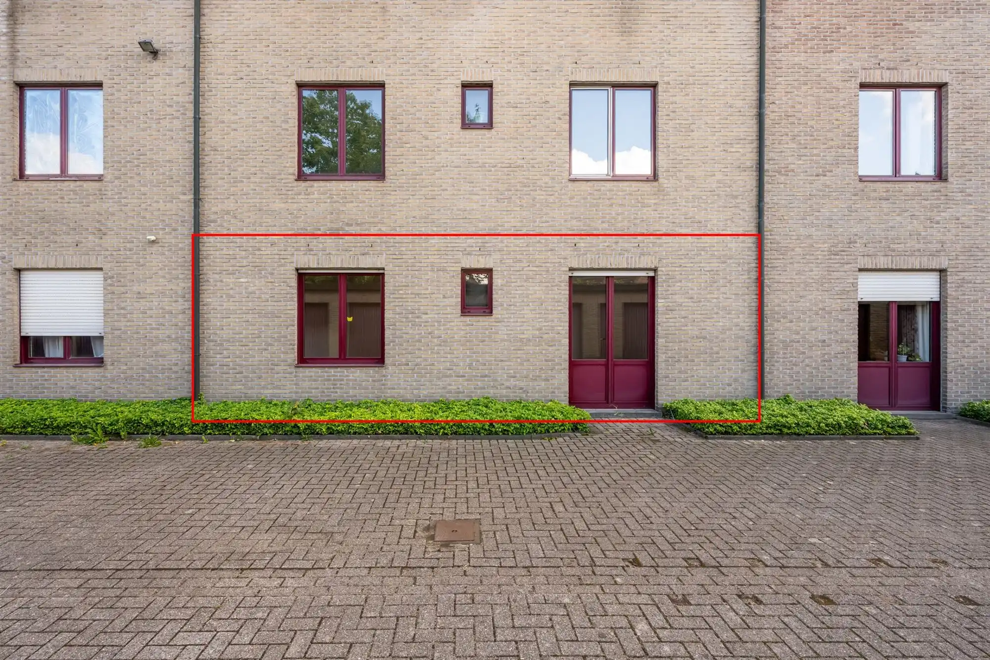Ruim gelijkvloers appartement met zuidgerichte tuin en garagebox foto 14