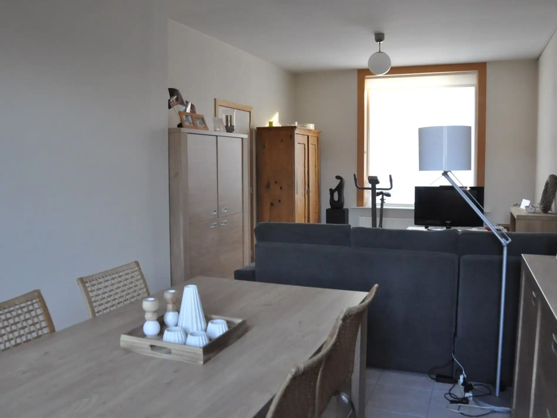 Verzorgde rijwoning met 3 slaapkamers, tuin en garage foto 4