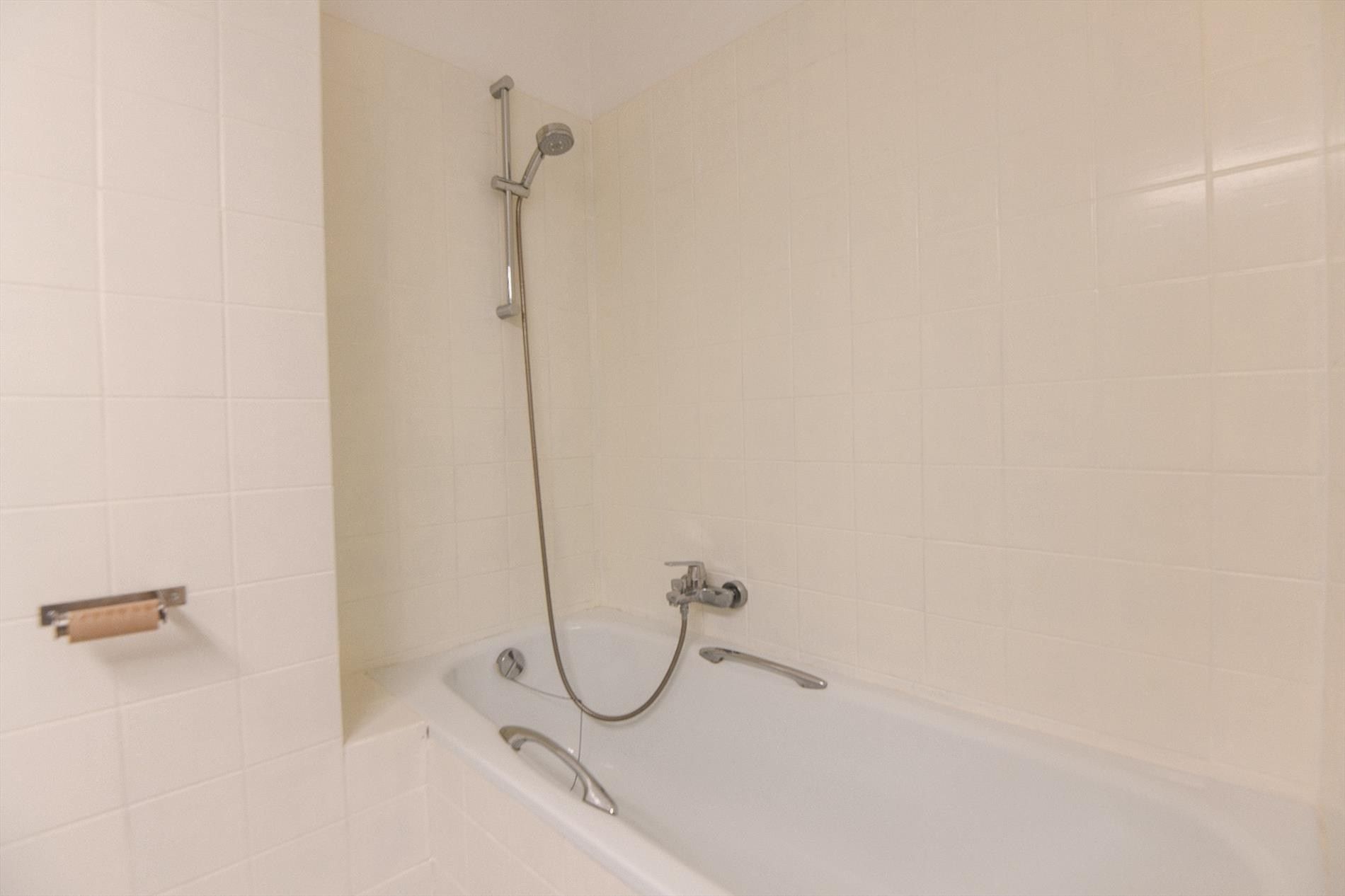 Aangenaam appartement met twee slaapkamers zonnig gelegen op de Paul Parmentierlaan.  foto 10