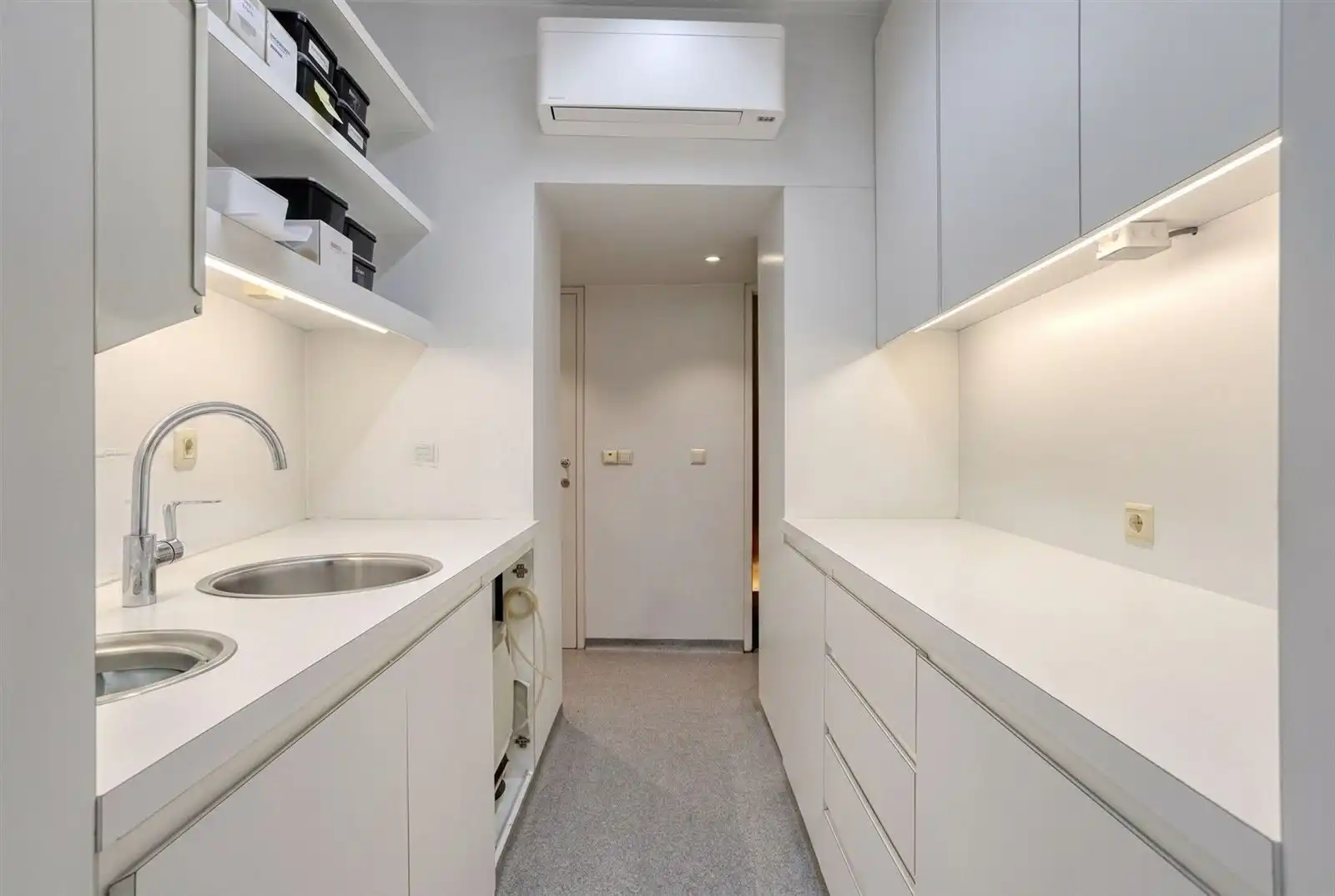 Praktijk + triplexappartement (3 slaapkamers & 2 badkamers) te centrum Halle  foto 6
