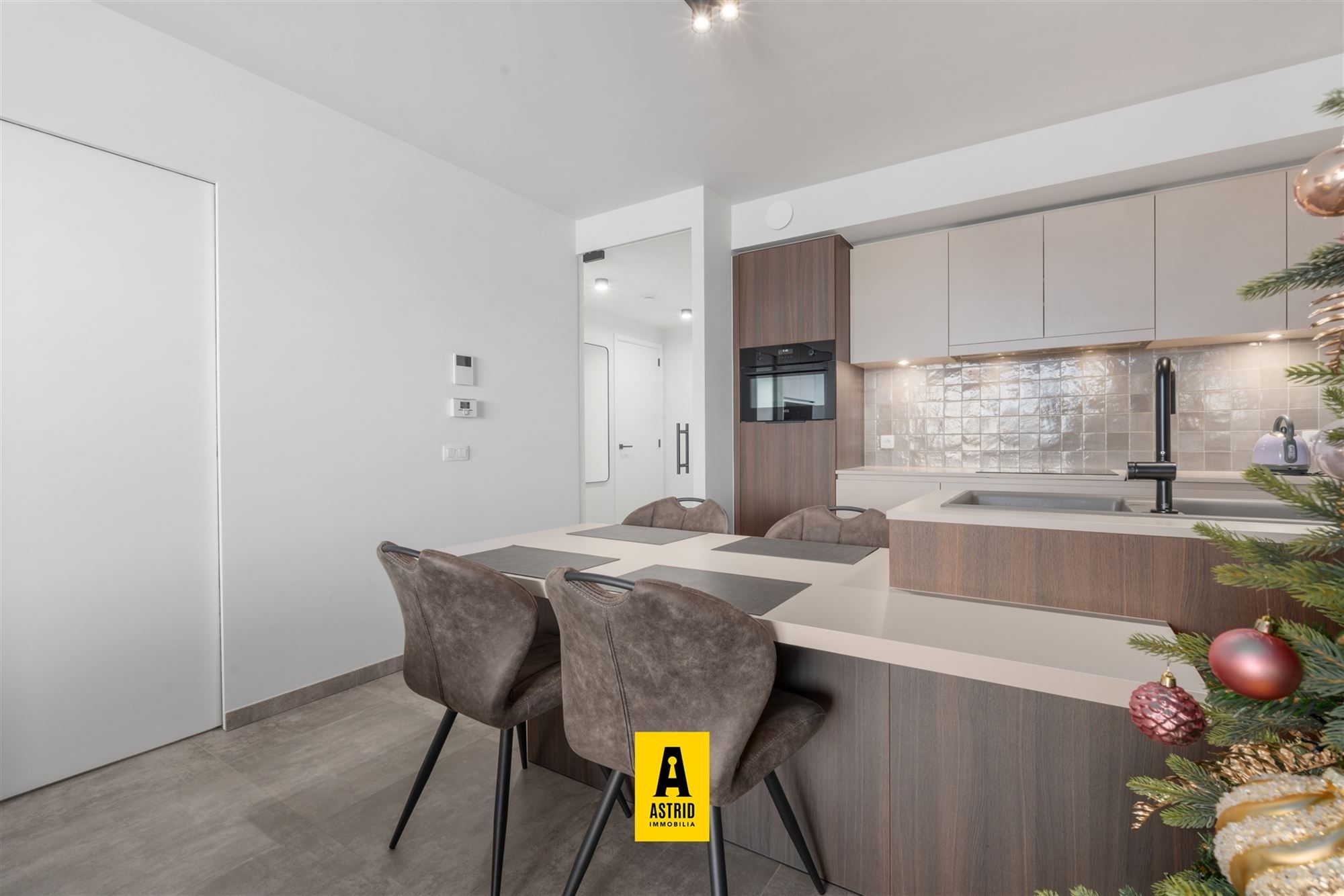 Luxueus (quasi nieuw) appartement vlakbij het strand!  foto 8