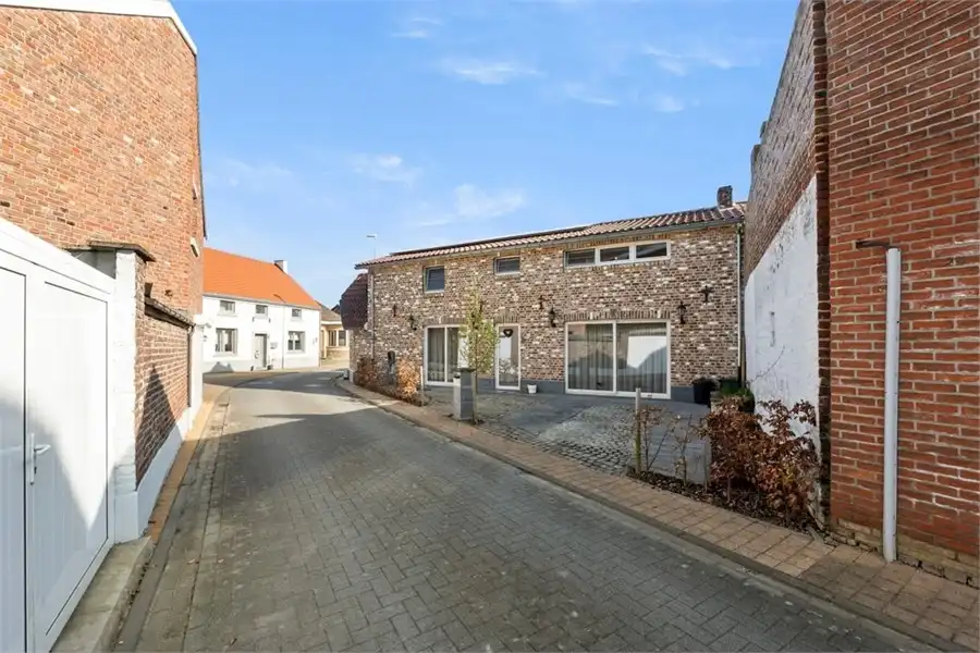 CHARMANT GERENOVEERDE WONING IN HET LANDELIJKE VELM foto 31