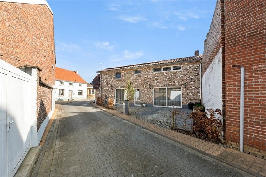 CHARMANT GERENOVEERDE WONING IN HET LANDELIJKE VELM foto 31