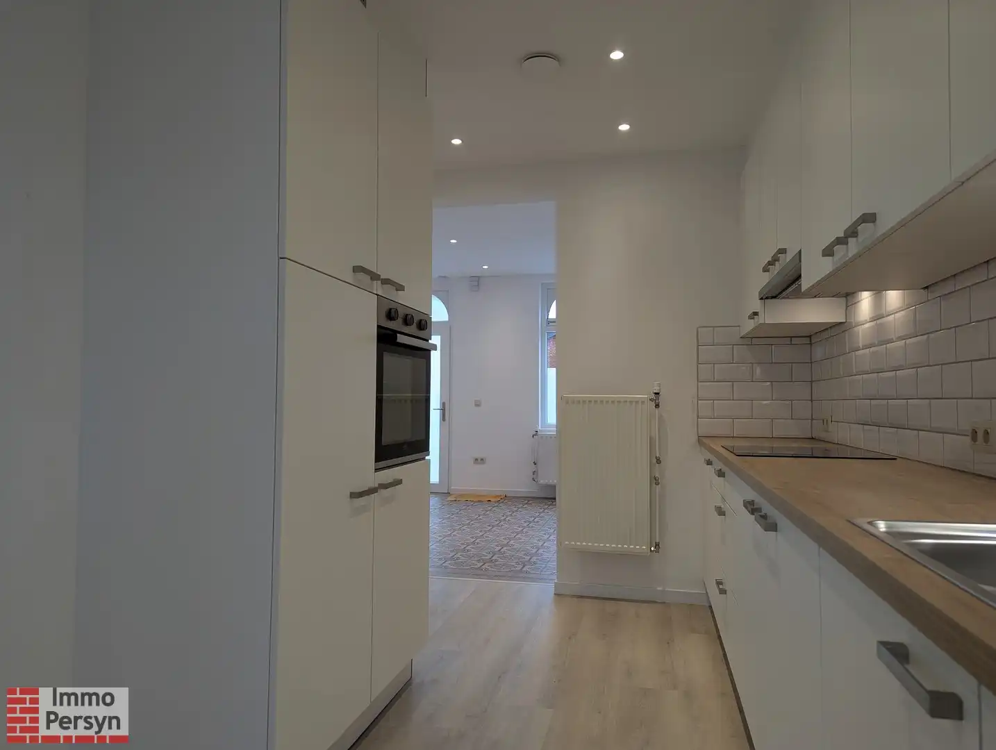 Rustig gelegen gezinswoning met tuintje foto 9