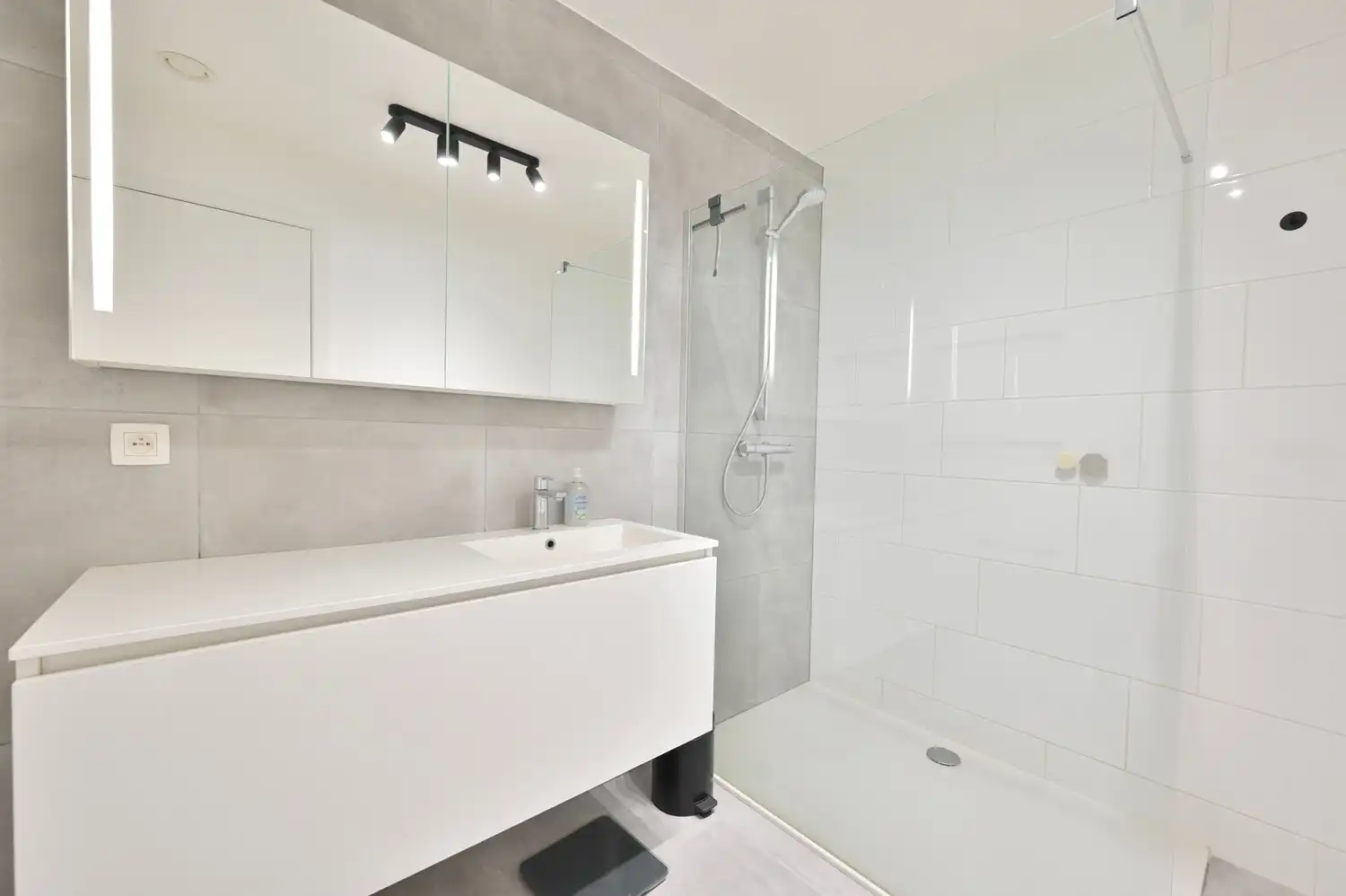 Stijlvol en energiezuinig appartement met 2 slaapkamers en groen uitzicht foto 16