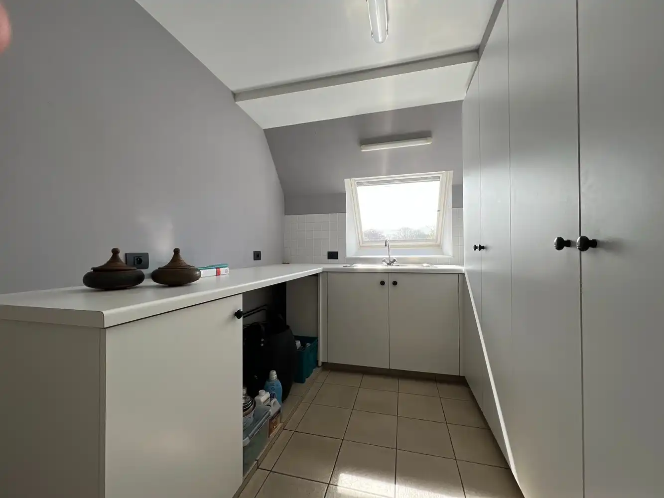 Lichtrijk appartement met 2 slaapkamers + garage foto 11