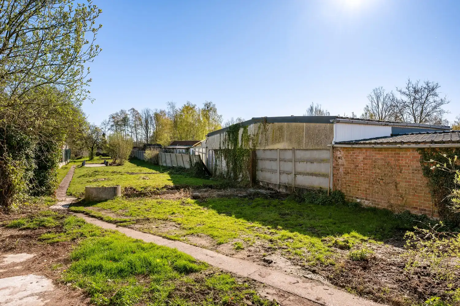 Te renoveren woning met garage en diepe tuin. foto 22