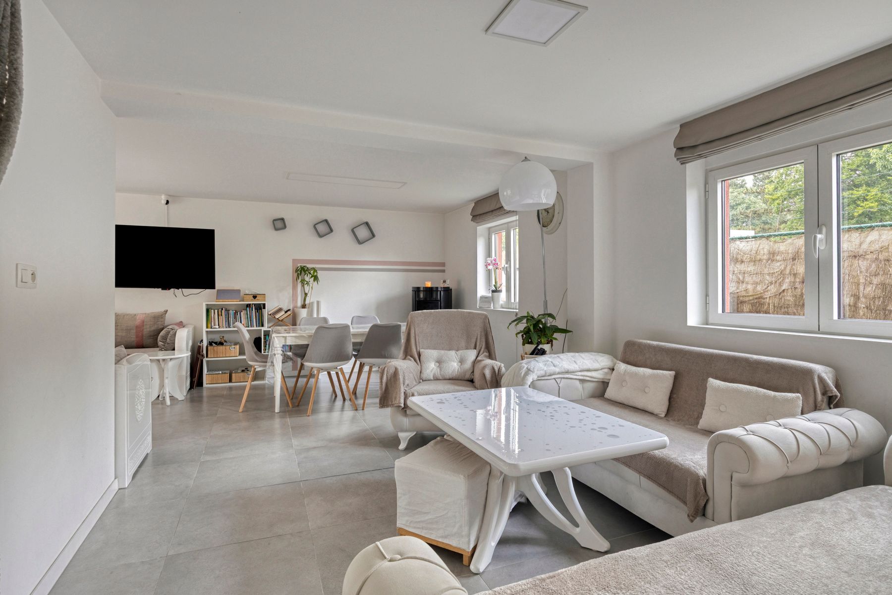 Volledig gerenoveerde, instapklare woning in groene omgeving foto 7