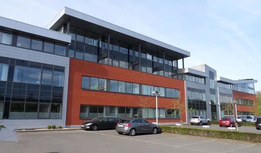 Gerenoveerde kantoorruimte te huur in Dionysius KMO center in Gent foto 16