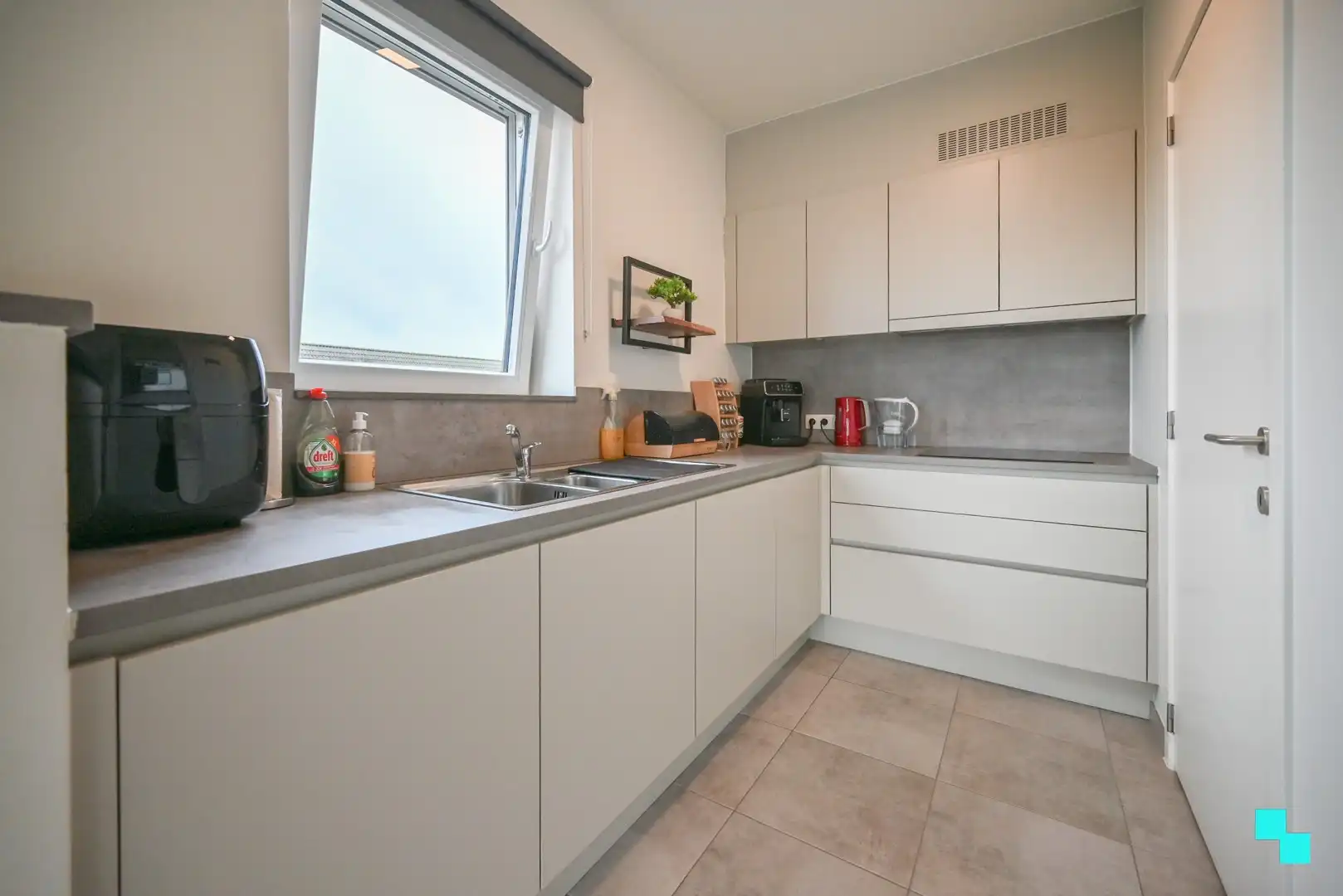 Hoekappartement in rustige groene omgeving te Emelgem foto 8